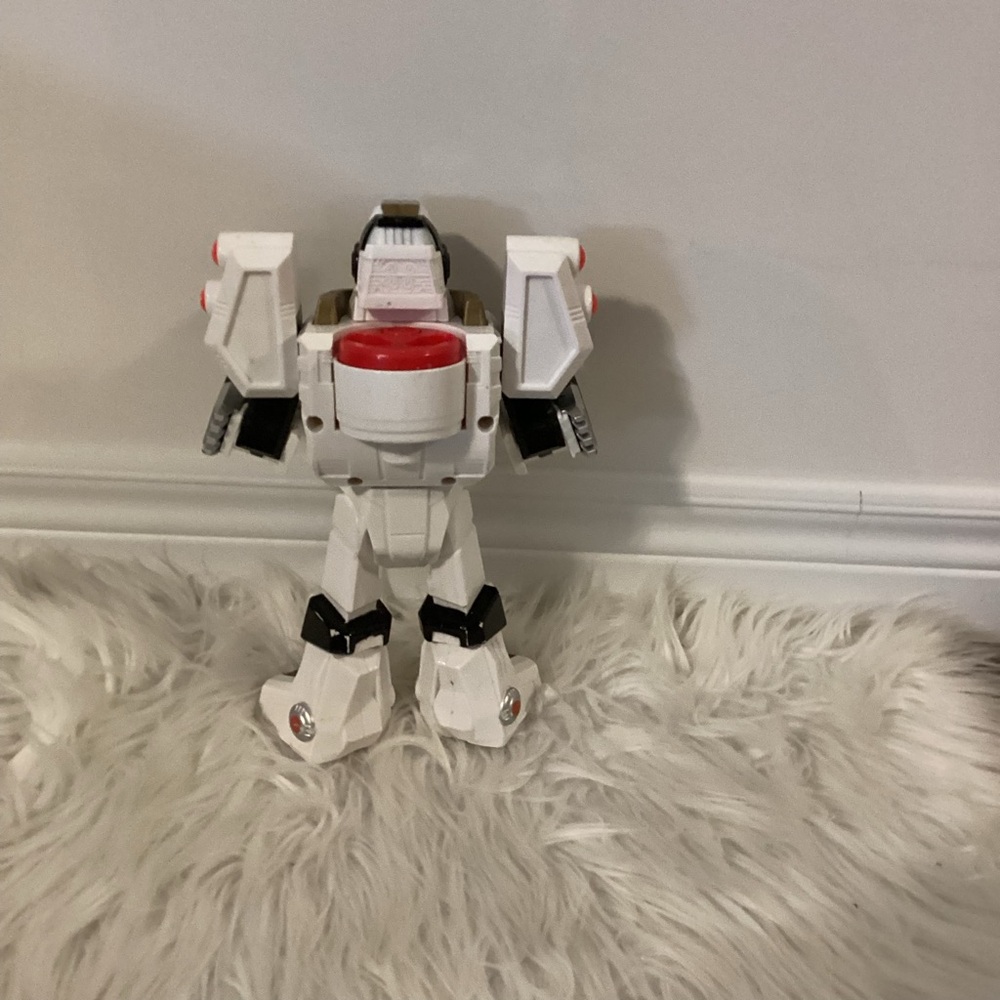 Transformers Robot Action Figure - Picture 2 of 2